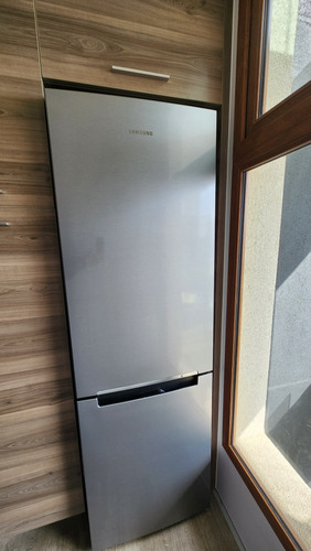 Refrigerador Samsung 306 Litros No Frost Digital Inverter.  