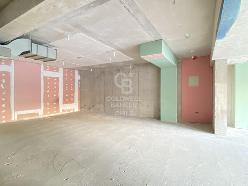 Local Comercial Con Alto Tráfico Y Frente Vidriado