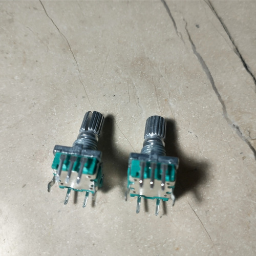 5pzas Potenciometro Digital Encoder 20ppr Con Swtich 15mm (Usado)