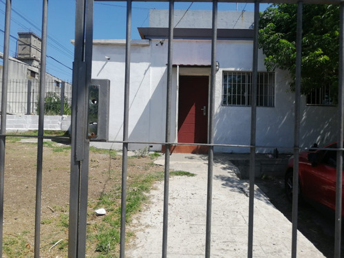 Imagen 2 de 19 de Casa En Belvedere Con Patio Y Garaje