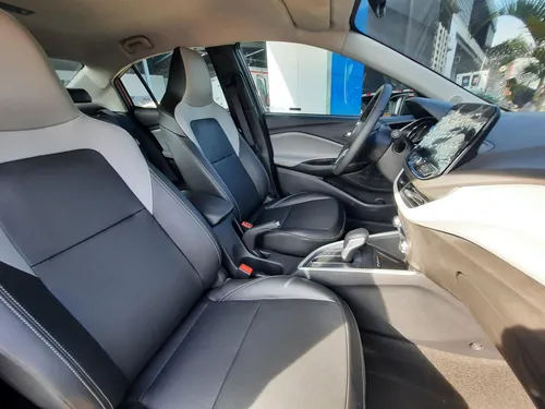 Chevrolet Onix 1.0T Premier Sedan At