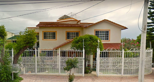 Hermosa Casa En Venta En Arboledas Queretaro Remate Bancario.