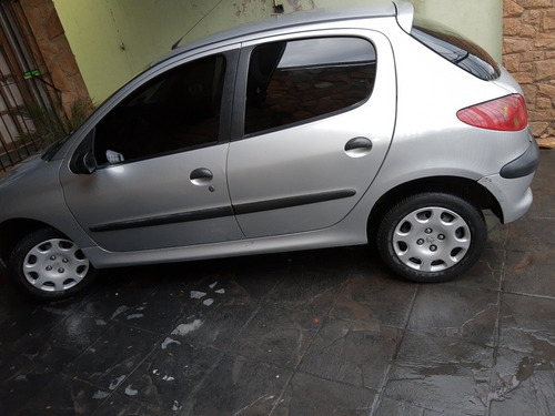 Imagen 9 de 13 de Peugeot 206 2011 1.4 Generation Plus 75cv
