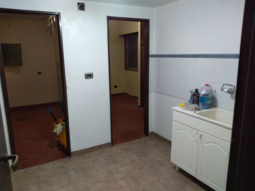 Casa En Venta 8 Ambientes En Ramos Mejia Con Pileta
