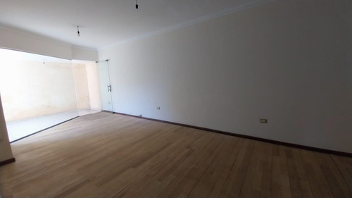 Departamento 2 Dormitorios En Venta. Pleno Centro, Laprida Al 100