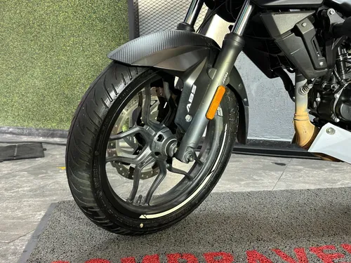 Pulsar Ns 200 Fi