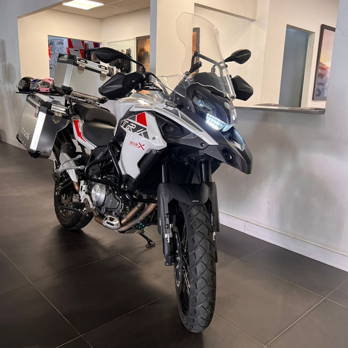 Imagen 8 de 18 de Benelli Trk 502 X Usada Impecable