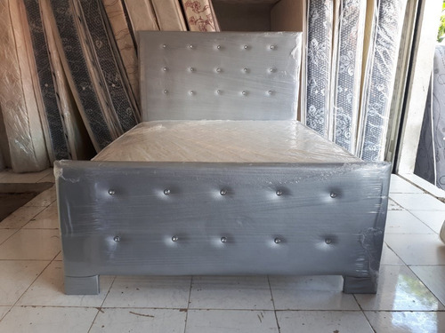 Cama Tapizada Gris Con Colchón