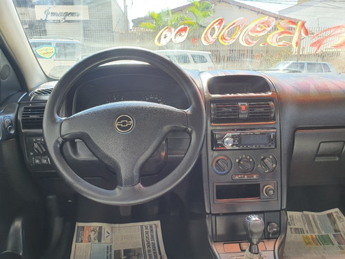 Chevrolet Astra Sedan 1.8 8v Milenium 2001