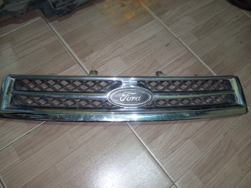 Parrilla De Ford Fiesta Max 2008-2010