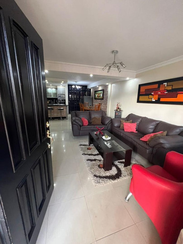 Townhouse En Manantial, Naguanagua. Residencia Tinajas De Manantial. (scarmt-16)