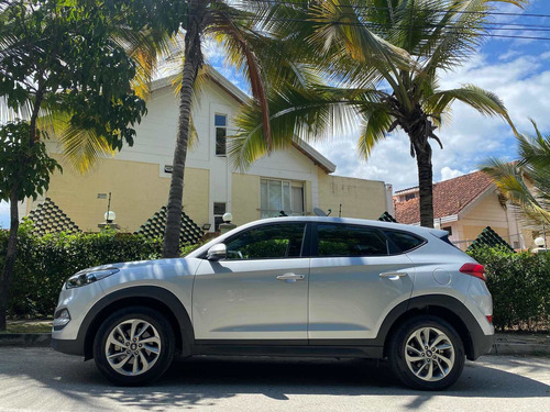 Imagen 7 de 19 de Hyundai Tucson 2.0 Gl Premium At 2018