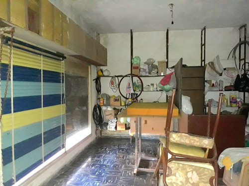 Imagen 11 de 13 de Casa De 3 Ambientes Con Garage Y Local - A Reciclar - Losa