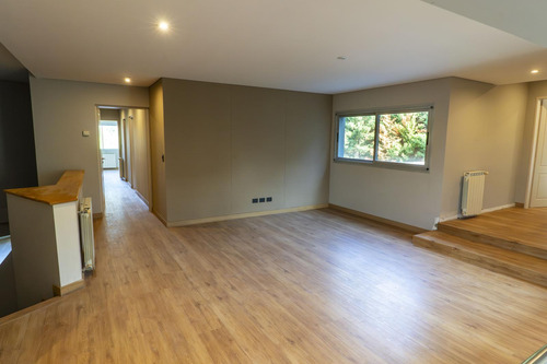 Casa En Castores Con El Mejor Acceso A Guardia Y Club House!