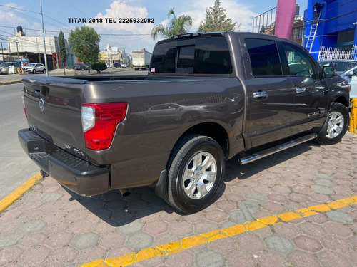 Nissan Titan 2018 Sv 4x4 V8 Aut Dob/cab Enganche $