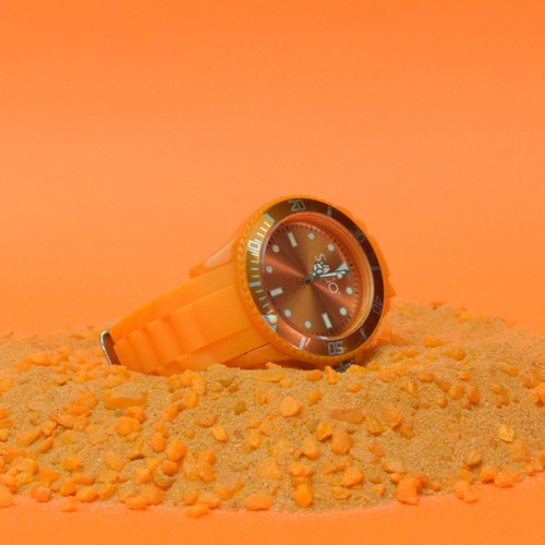 Reloj Unisex Análogo 5 Atm Bisel Giratorio Svago