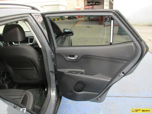 Kia Stonic Zenith Hybrid 4x2 1000cc Mt Aa