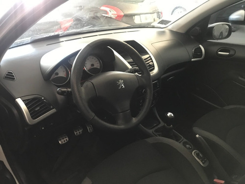 Peugeot 207 1.6 Xt Año 2011- Liv Motors