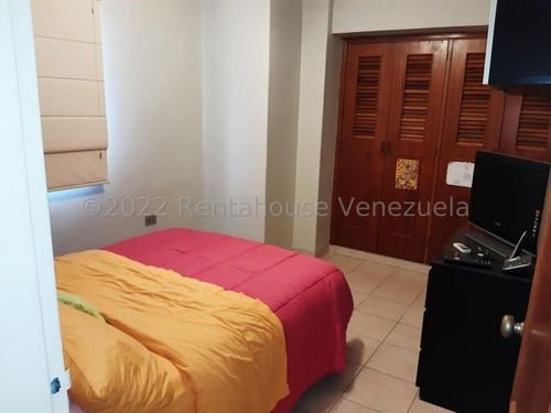 Imagen 16 de 30 de Apartamentos En Venta Este De Barquisimeto, Cod # 23-8881 Excelente Ubicación, Negociable! Mas Información Comunícate 412-1498654 Katty Vasquez Rentahouse. Moderno, Oportunidad, Conservado, Amplio !!