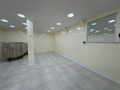 Venta Edificio A Estrenar Dos Plantas + Deposito
