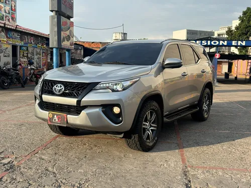 Toyota Fortuner Sw4 2.4 4x2 At Diesel