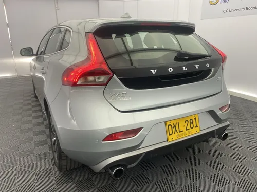 Volvo V40 2.0 T4 Drive-E R-DESIGN AT