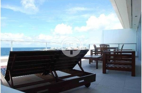 Frente Al Mar.