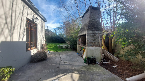 Casa 2 Dormitorios Con Parque Y Cochera