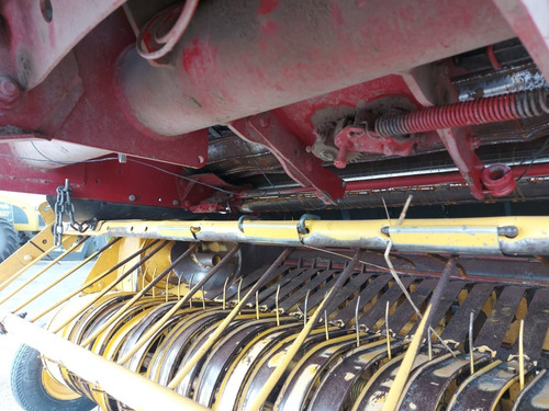 Imagen 4 de 5 de Rotoenfardadora New Holland Br 7090, Bolívar
