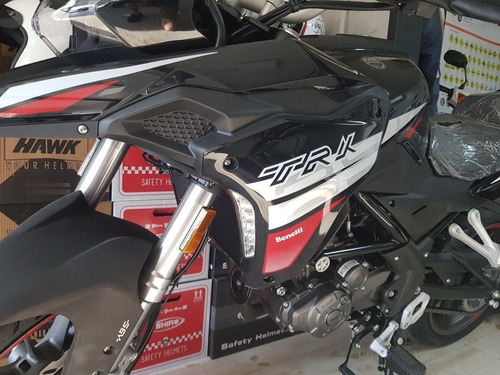 Imagen 7 de 8 de Benelli Trk 251 En Sbk Motos!!
