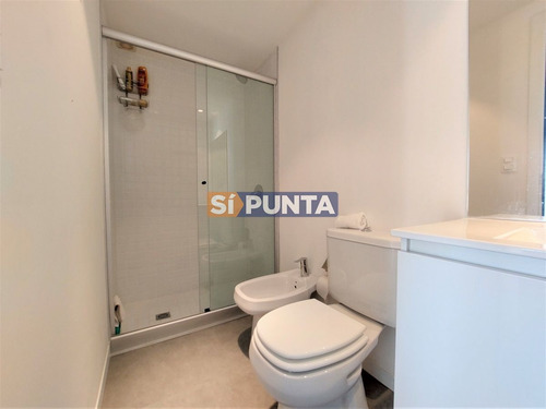 Imagen 16 de 17 de Amplio Apartamento En Piso Alto, Con Excelente Vista Al Mar.