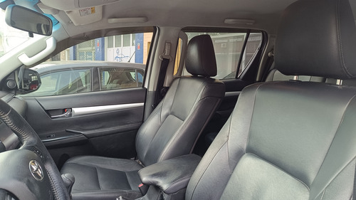 Toyota Hilux 2.8 Cd Srv 177cv 4x2
