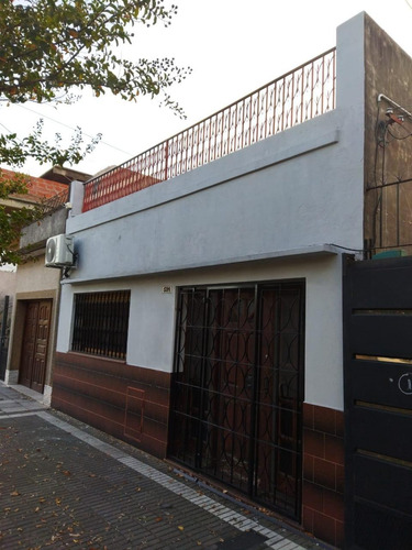 Imagen 13 de 14 de Excelente Casa Con Patio, Terraza, Parri, Cochera Y Galpon