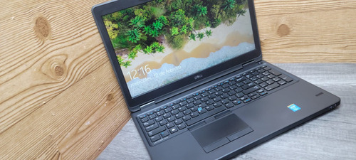 Dell Latitude E5550 - Intel Core I5, 8gb Ram, 240gb Ssd Negro (Reacondicionado)