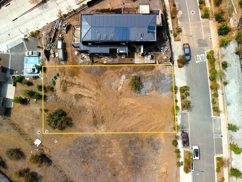 Sitio No Perimetral En Exclusivo Condominio