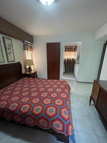 Lm Vende Apartamento En El Conjunto Res. El Castañar, Sector Agua Blanca, Valencia.