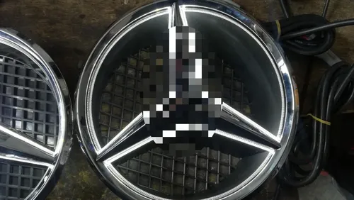 Emblema Parrilla Mercedes Benz Clase C Luz Led 2008 2014