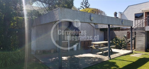 Casa En Venta De 8 Dorm. En Santo Domingo
