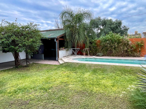 Se Vende Casa Con Pileta + Departamento