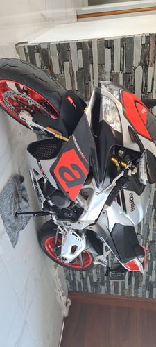 Aprilia Rsv4
