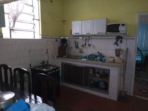 Imagem 6 de 13 de Casa De 2 Quartos Cozinha Banheiro Área De Serviços