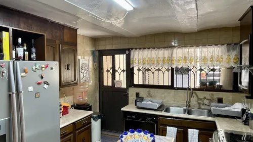 Casa De Una Planta En Renta En Álamos Primera Sección, En Condominio