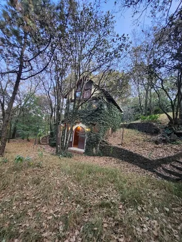 Casa Venta, Con Departamento O Estudio Independiente. 10 Estacionamientos.