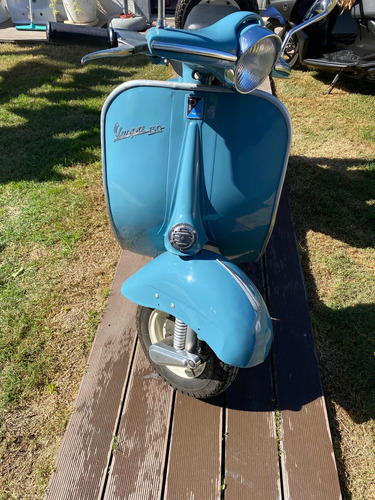 Vespa 64