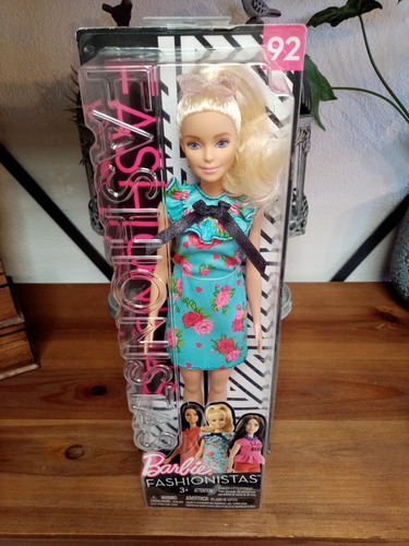 Barbie Fashionista 92 (Usado)