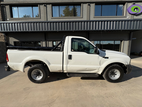 Ford F-100 3.9 Cab. Simple Xl Plus Mp3+4x2