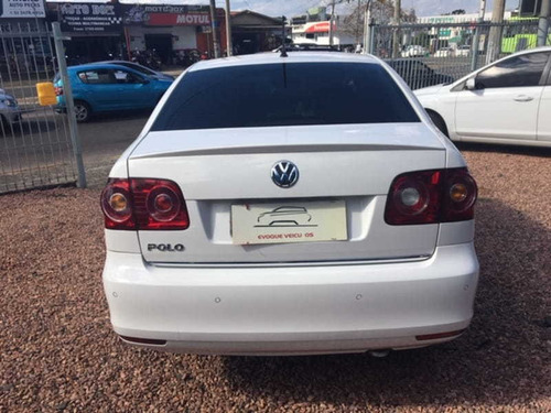 Volkswagen Polo Sedan 1.6 8v(comfort.)(totalflex) 4p