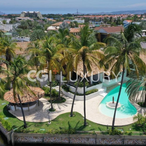 Cgi+luxury Lechería  Ofrece En Venta  Casa En Las Villas Está Exclusiva Y Espectacular Casa Consta De 4.335 M2 De Parcela   2.000 M2 De Construcción