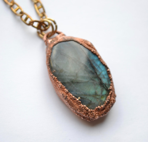 Imagen 3 de 7 de Collar Piedra Natural Labradorita, Dije De Cabujon Grande