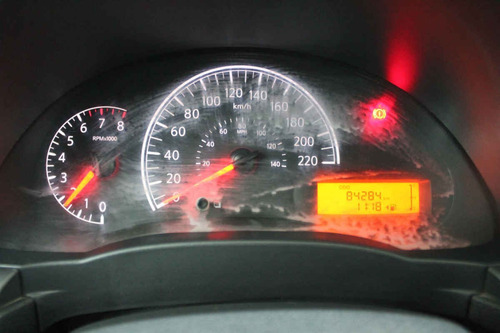 Imagen 15 de 15 de Nissan Versa 2017 4 Cilindros